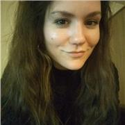 Aprendí chino, español e inglés mientras vivía en el extranjero. Tuve mucha suerte de tener la oportunidad de escuchar el idioma que estudio todos los días, incluso durante todo el día. Es por eso que prefiero no traducir al idioma nativo de mi estudiante